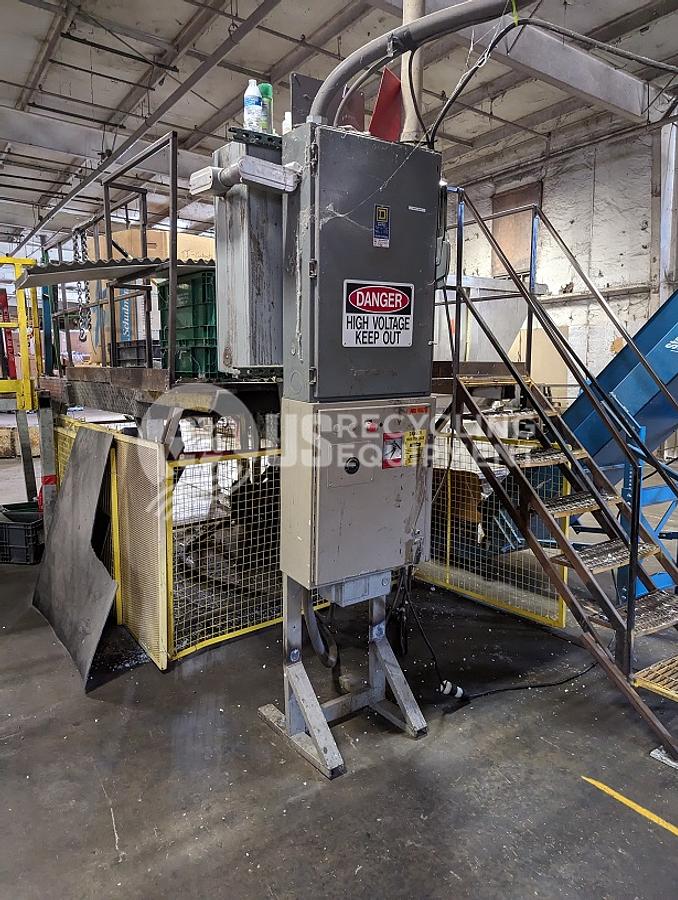 Used Retech Shredder/Granulator/Conveyor System
