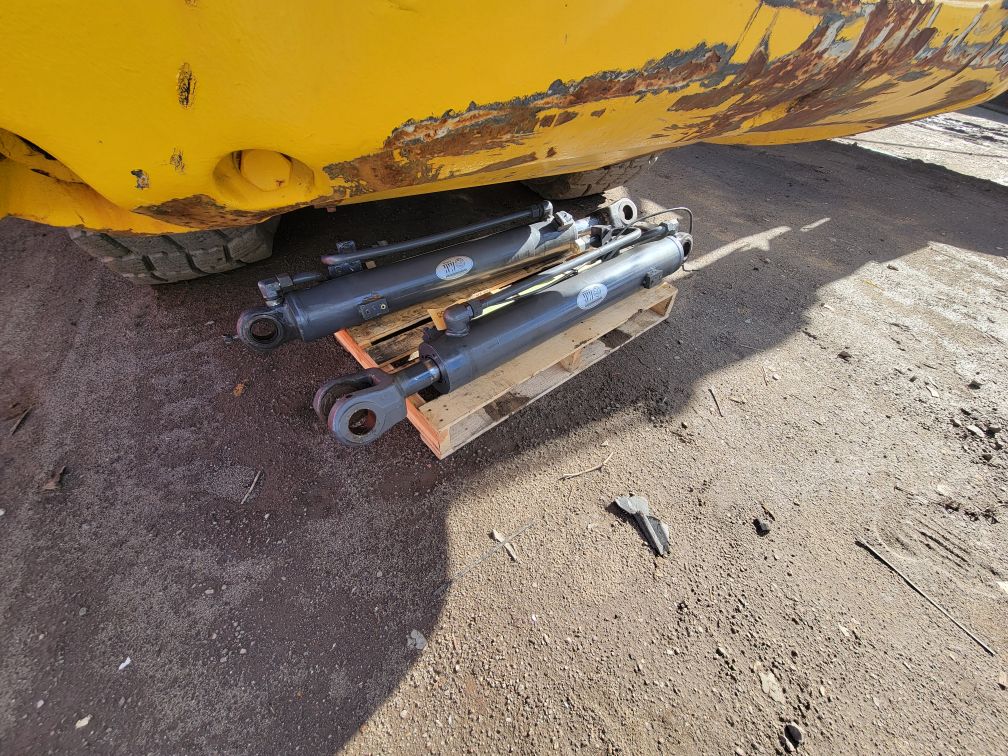 Used New Holland W-130D Front Loader