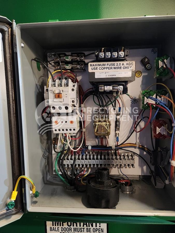 Refurbished Refurbished PTR Vertical Baler