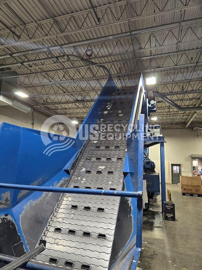 Used Balemaster Two 42100G-8 Auto Tie Horizontal Balers