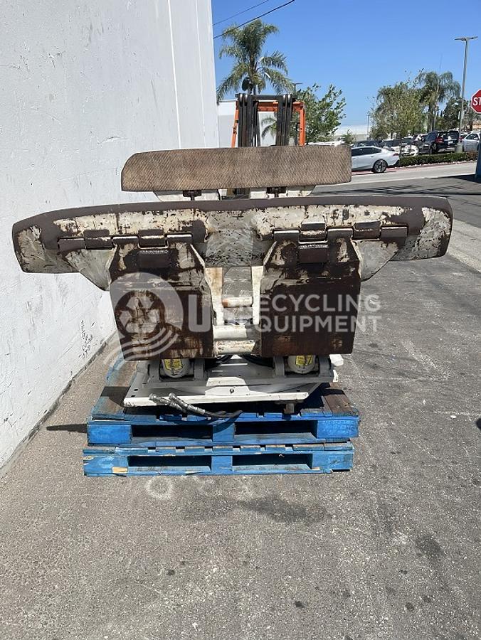 Used Cascade Two (2) 90F-RCP-301 F-Series Roll Clamps