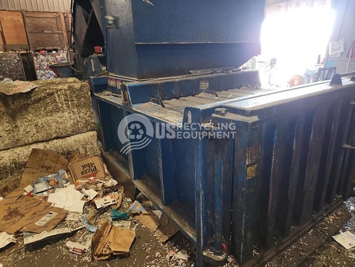 Used 1998 Excel EX-62 Closed Door Baler