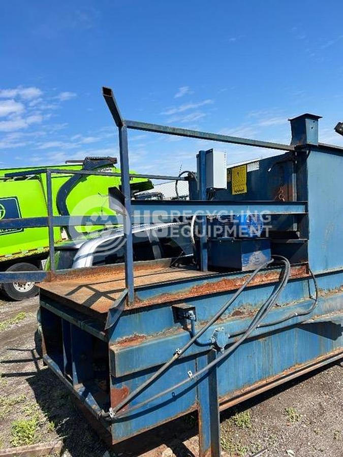 Used HydraPak Model 1500 2 Yard Stationary with 40 Yard Receiver Box