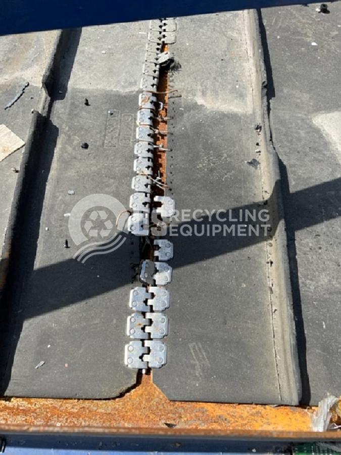Used Unknown Manufacturer: Used 24' Inclined Infeed Conveyor