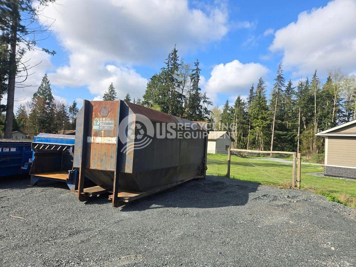 Used Reaction T200X Cross Cylinder Stationary Compactor with Reciever Box