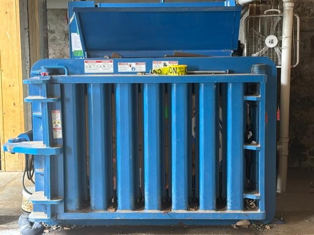 Used 2015 Harris Piranha Closed Door Horizontal