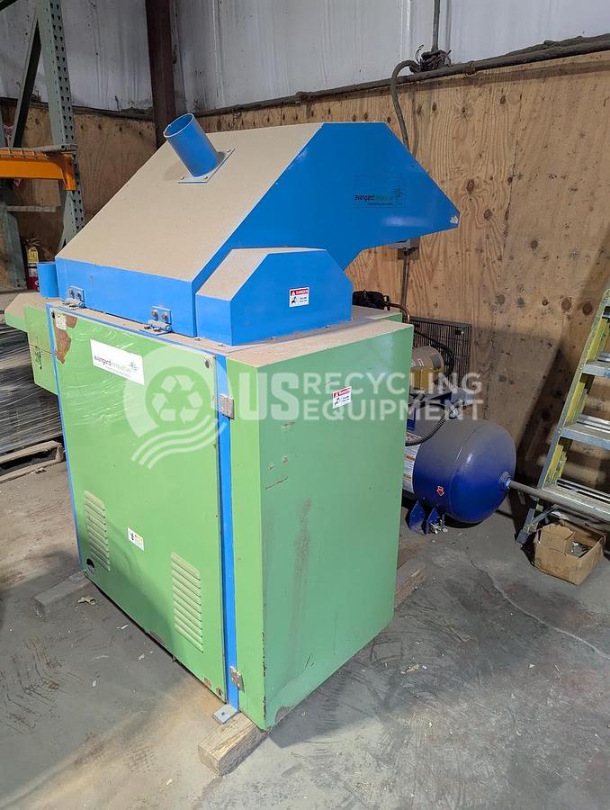 Used Avangard FD-25 Hot Melt