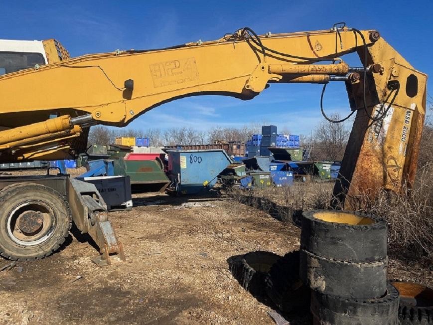 Used Liebherr 924 Excavator with LaBounty Shear