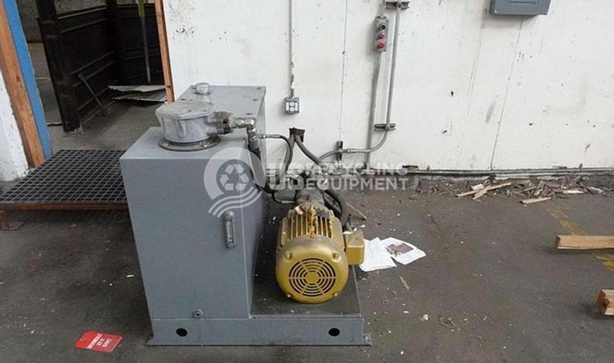 Used Black Clawson 97" Roll Splitter