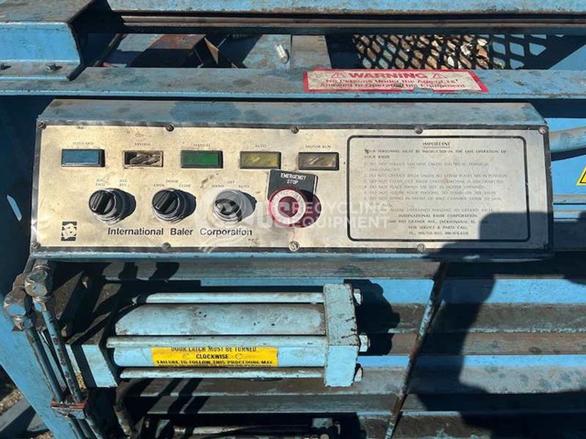 Used International TWO (2) 1295 Horizontal