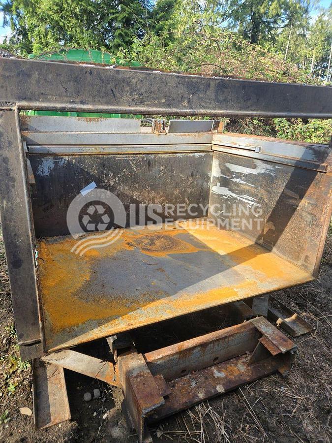 Used Reaction T200X Cross Cylinder Stationary Compactor with Reciever Box
