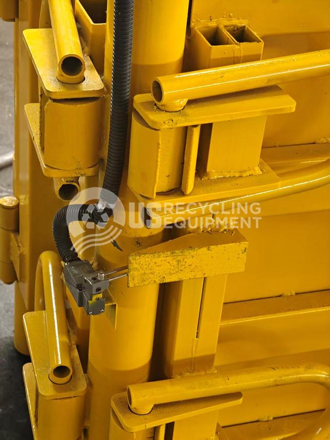Used Zuick 100lb Vertical Clothing Baler