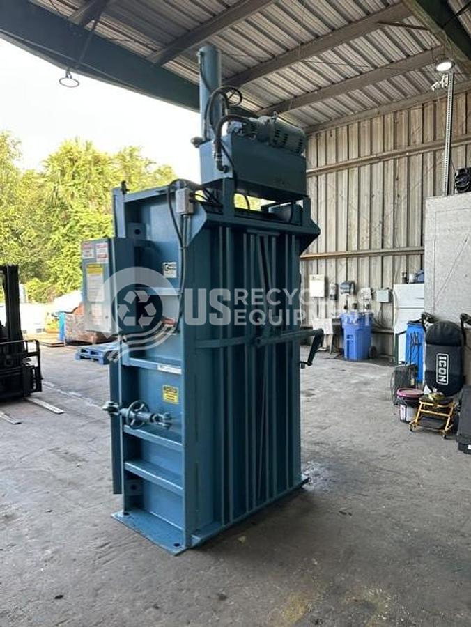 Used Marathon V-4230 SP Vertical Baler