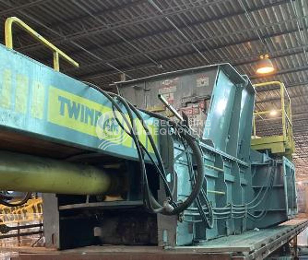 Used 2001 Excel 2R9 Two Ram Auto Tie Horizontal Baler