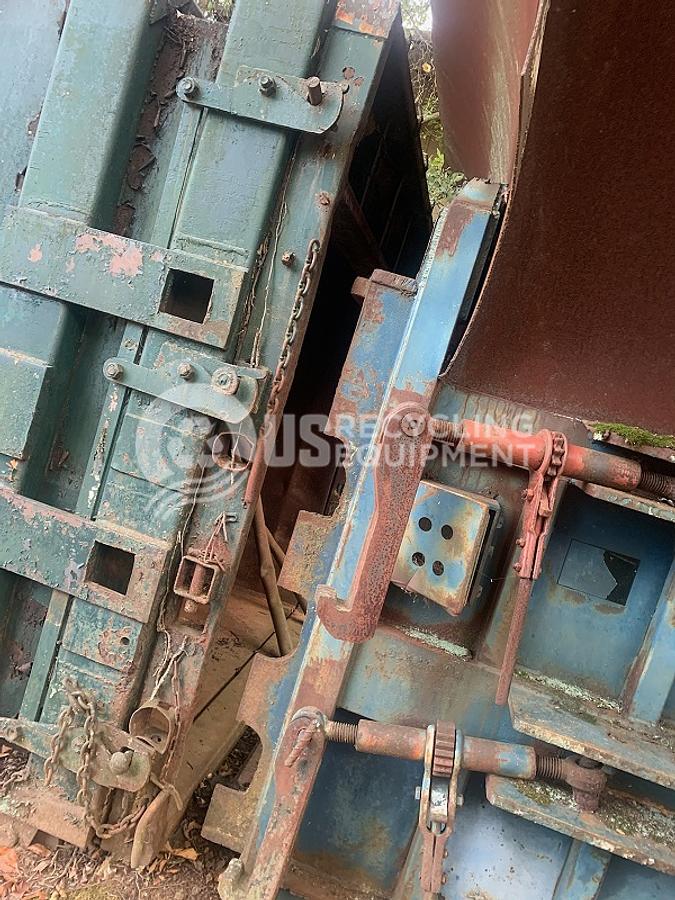 Used McClain 10 Yard Transfer Compacor