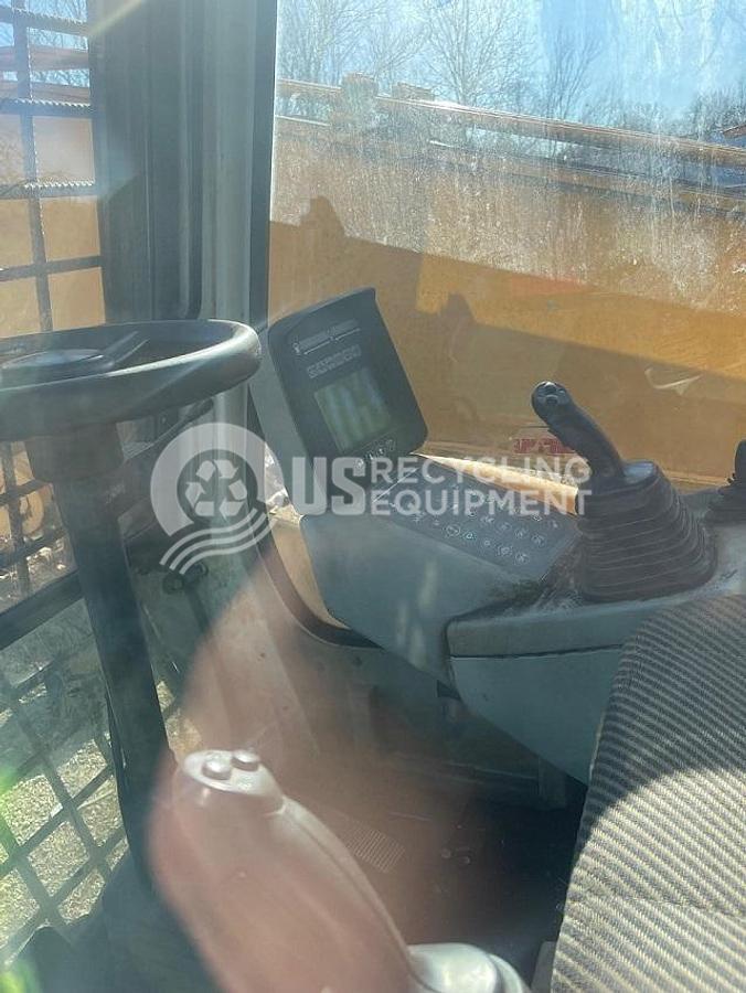 Used Liebherr 924 Excavator with LaBounty Shear