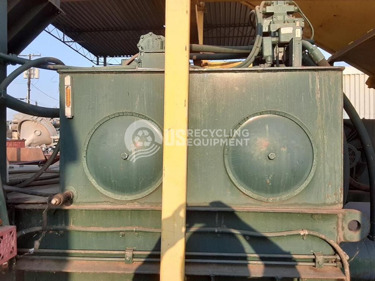 Used 2005 International LD60-XHD Non-Ferrous Closed Door Baler