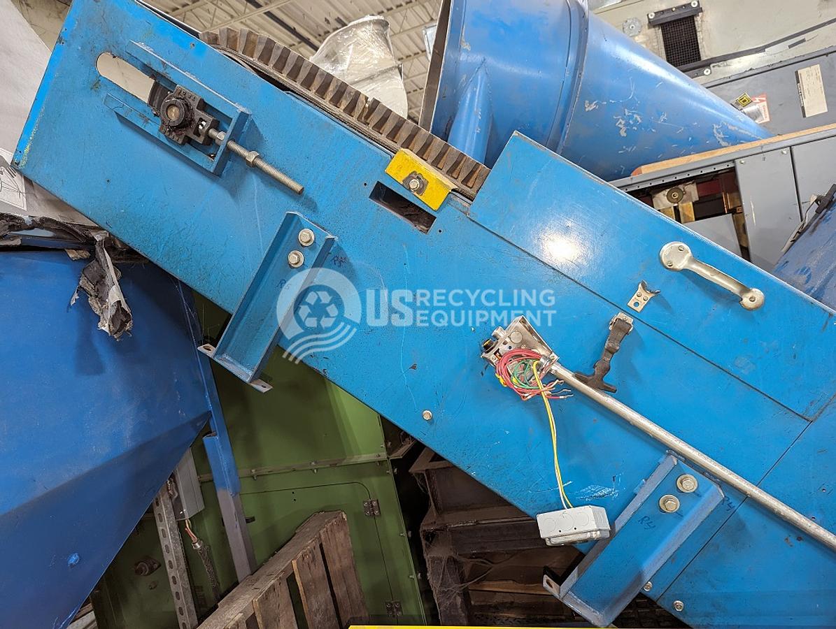 Used 1996 New London 590-24"-66" Hocky Stick