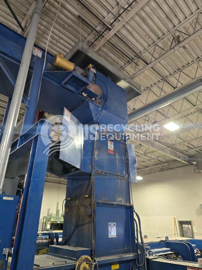 Used Balemaster Two 42100G-8 Auto Tie Horizontal Balers
