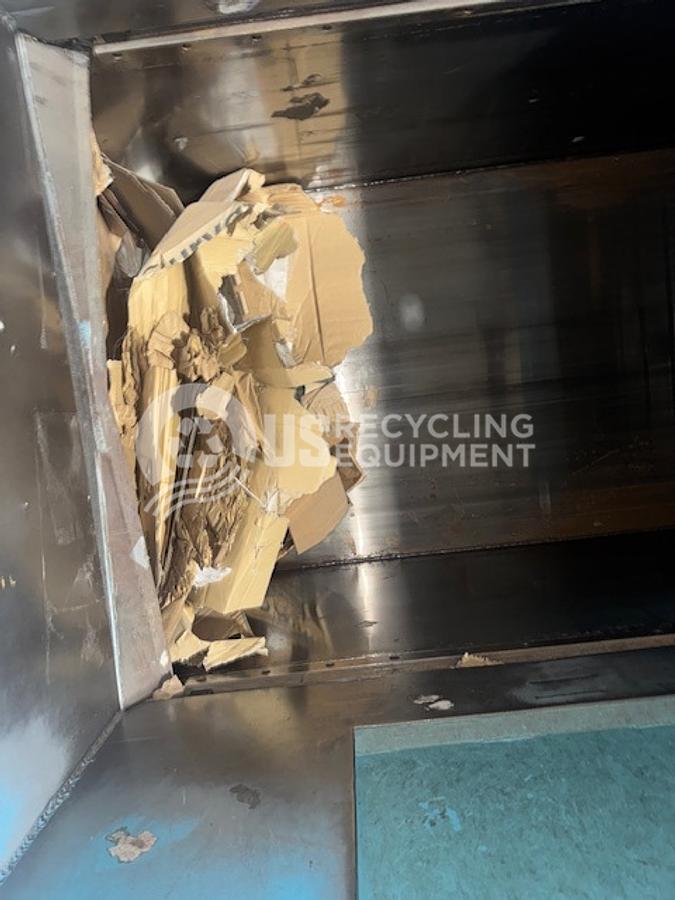 Used International Baler NA-1296 Wide Mouth Closed Door Horizontal