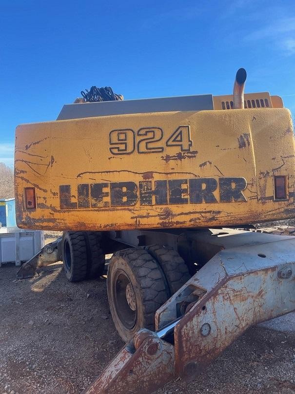 Used Liebherr 924 Excavator with LaBounty Shear