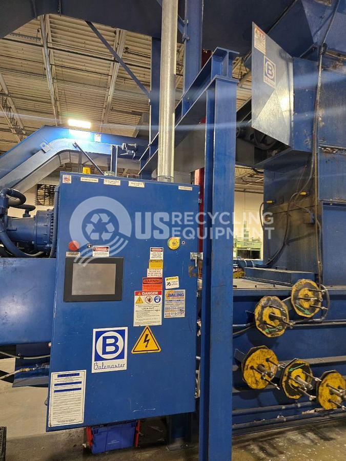 Used Balemaster Two 42100G-8 Auto Tie Horizontal Balers