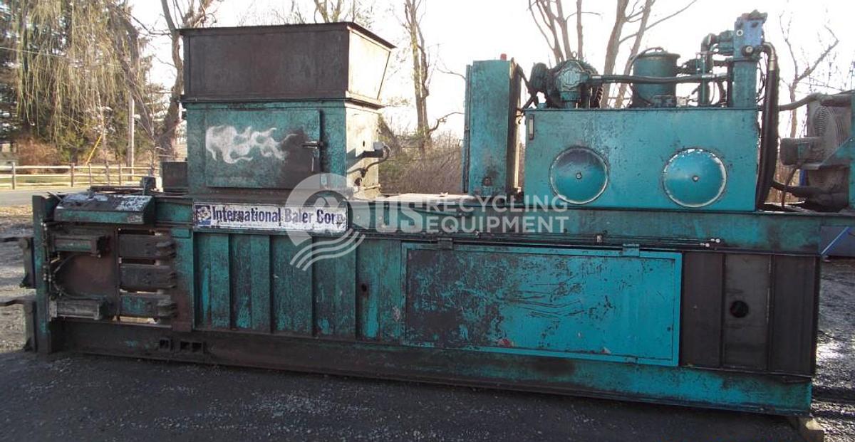 Used International NA-1440 Closed Door