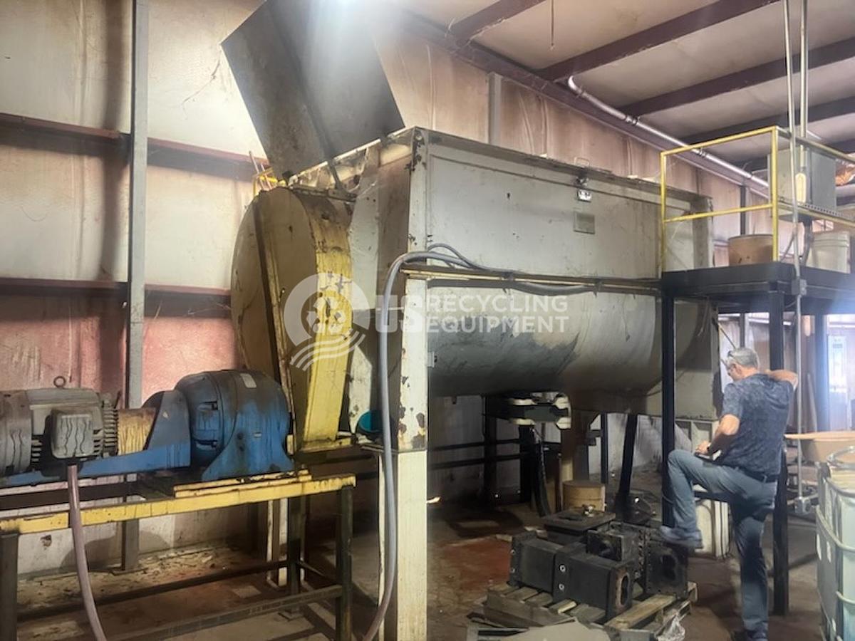 Used 1979 Young Industries 250 Sq Ft Ribbon Blender