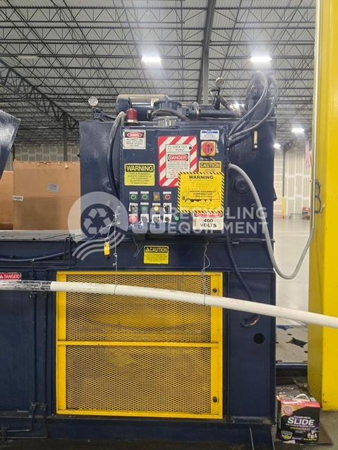 Used 1995 Marathon CE-503042-720 Closed Door Horizontal Baler