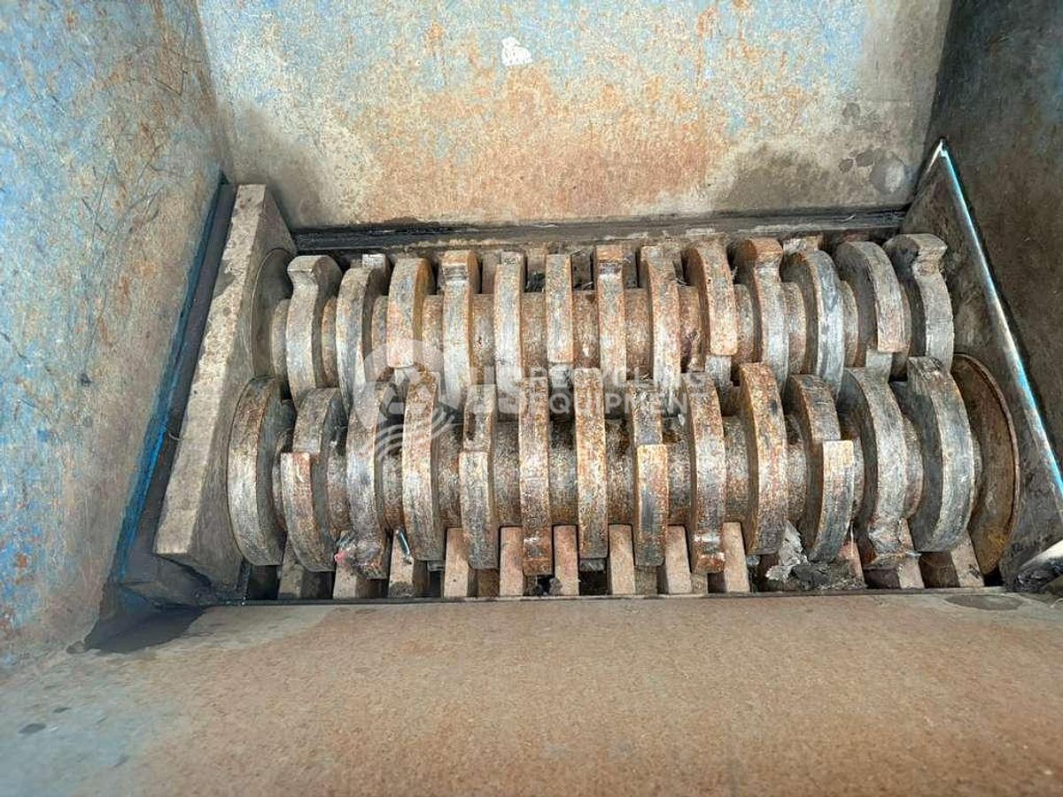 Used Shred Tech ST-50 Dual Shaft with Conveyor