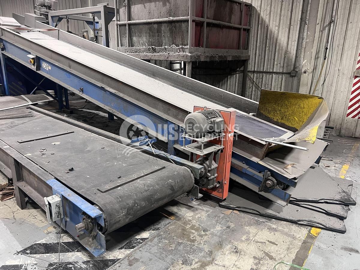Used Unknown Manufacturer Used 48 inch x 30 foot Non-Cleated Rubber Belt Incline Conveyor