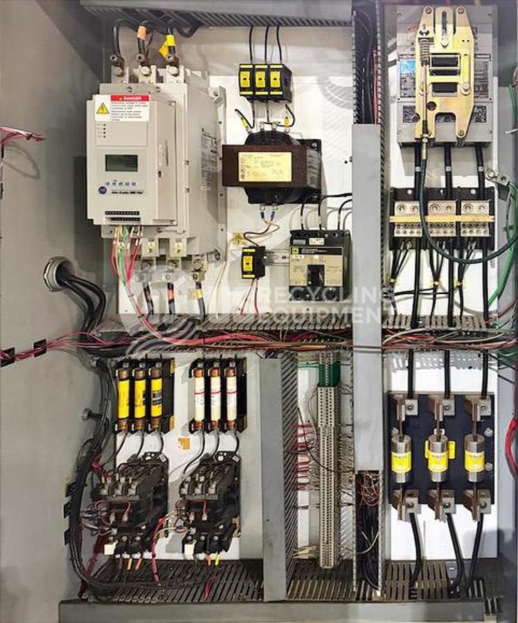 Used 1991 Mosley BD-100-2 "Bulldog" 2 Ram Horizontal Baler