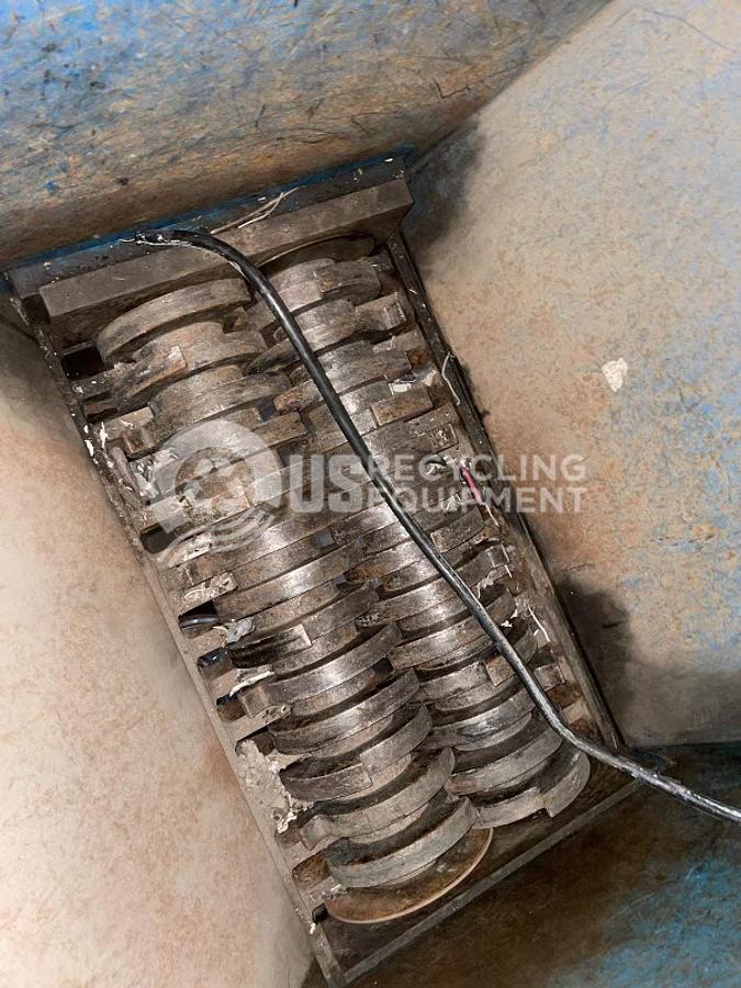 Used Unknown Manufacturer: Used ST-DS 50 Dual Shaft Shredder w/Cleated Conveyor