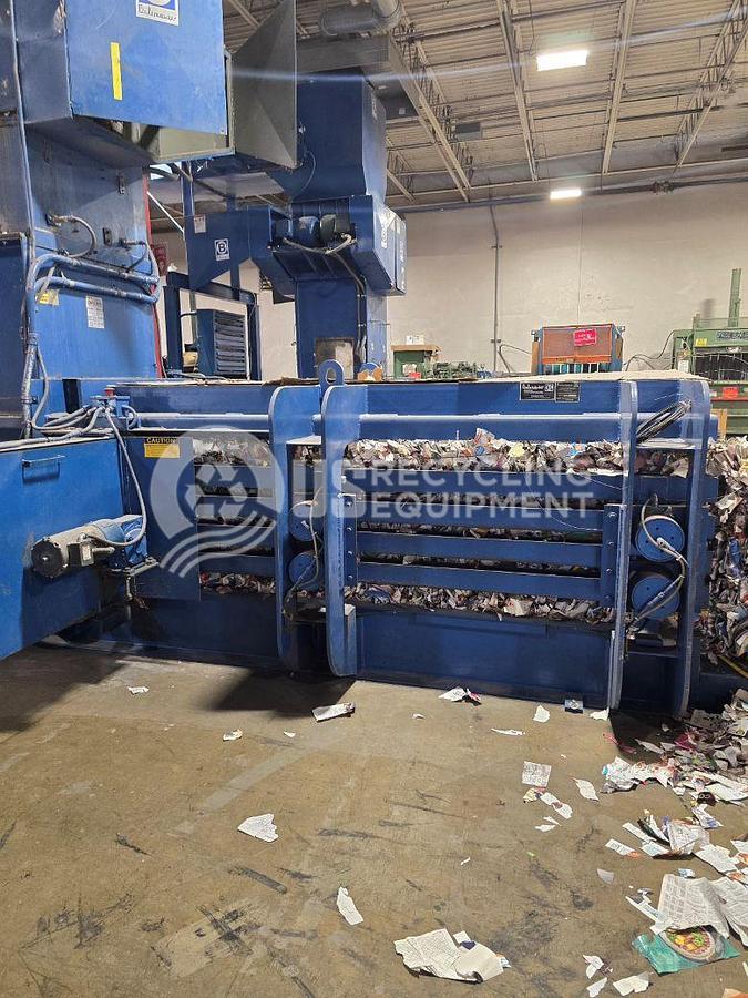 Used Balemaster Two 42100G-8 Auto Tie Horizontal Balers