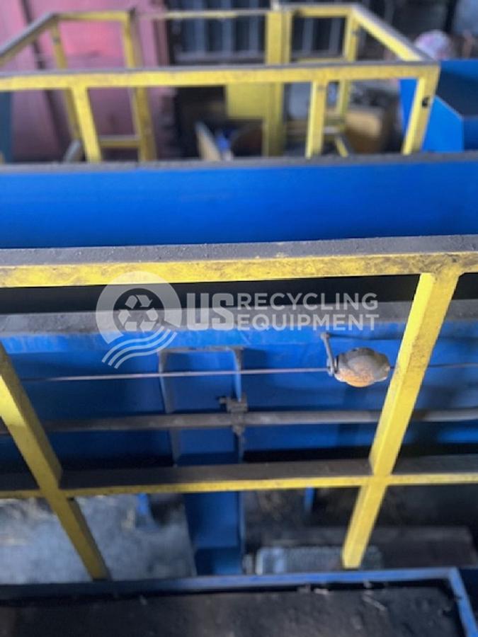 Used Unknown Manufacturer: Used 2 Man Sort Line