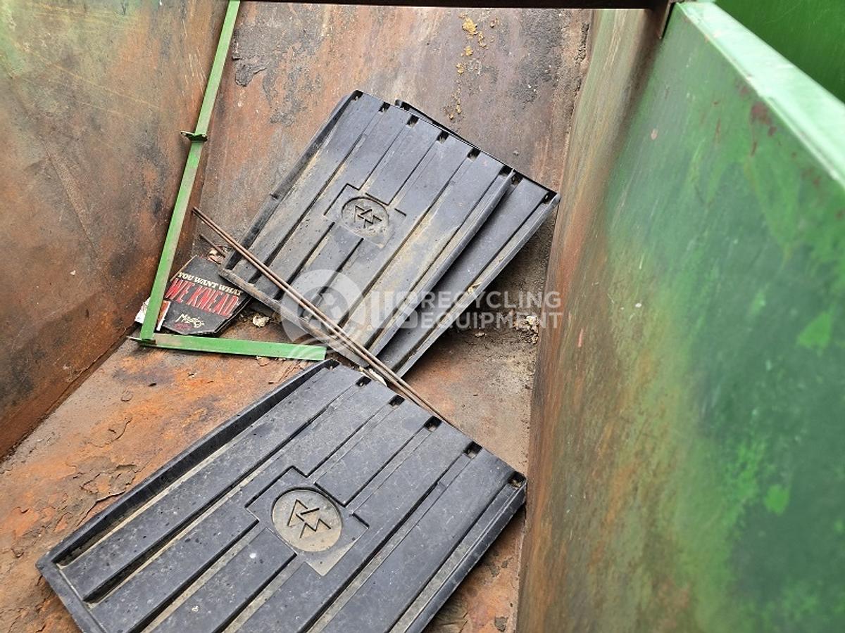 Used Unknown Manufacturer: Used Thirty (30) 6 Yard Rear Load Containers