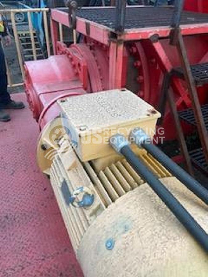 Used Eidal Dual Shaft Shredder with Conveyors
