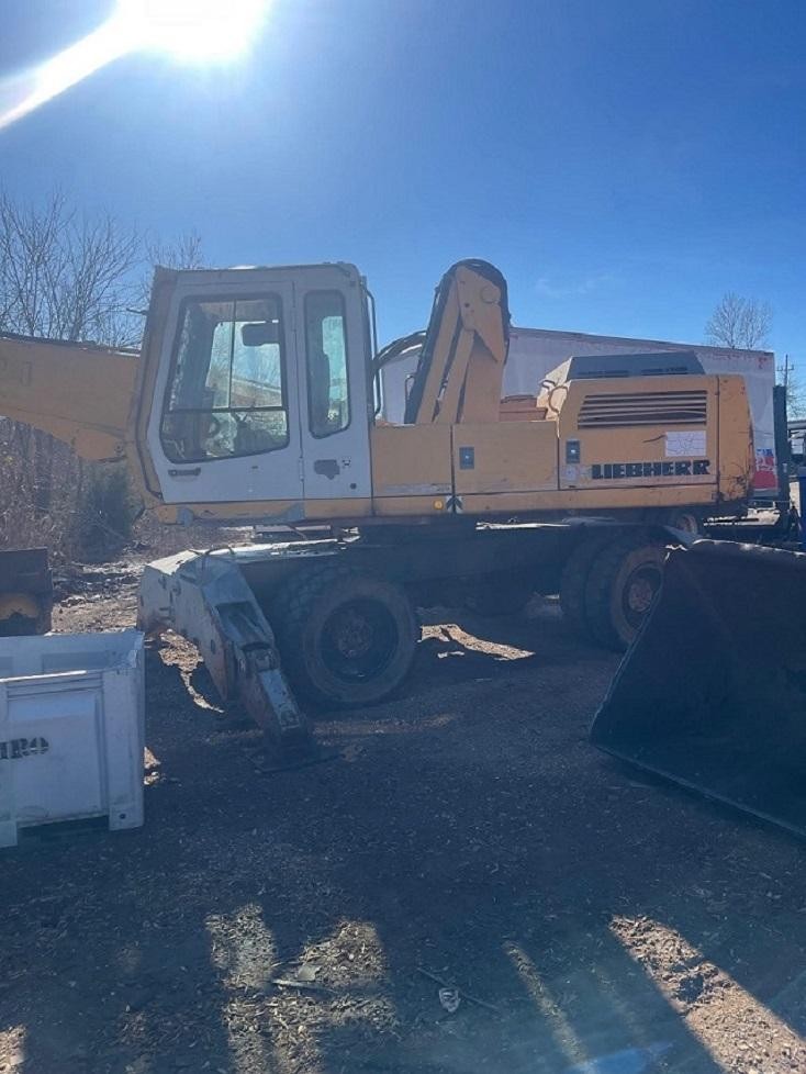 Used Liebherr 924 Excavator with LaBounty Shear