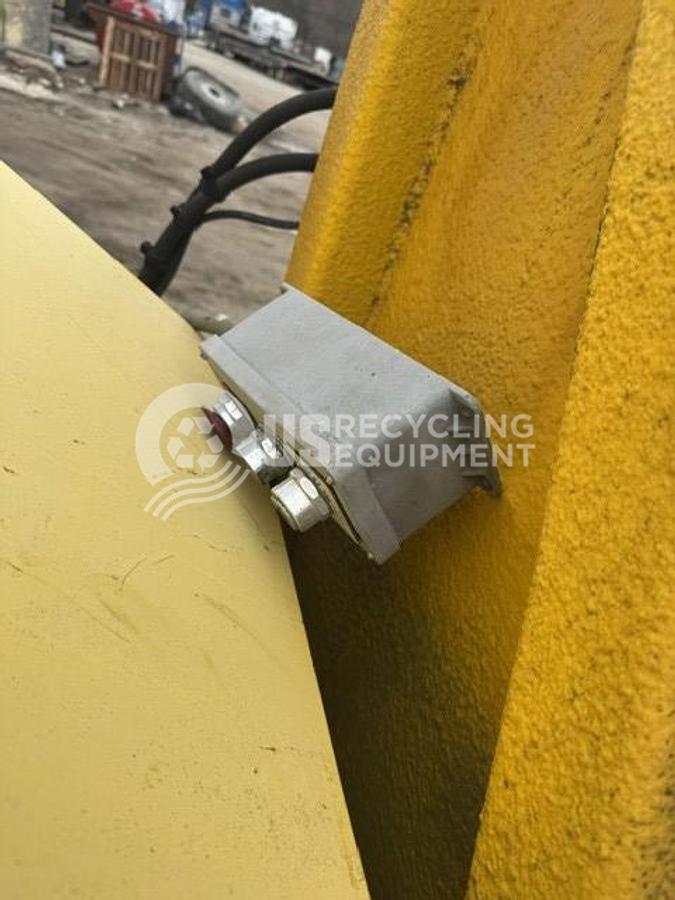 Used Unknown Manufacturer Used 3,000 lb. Hydraulic Gaylord Tippers