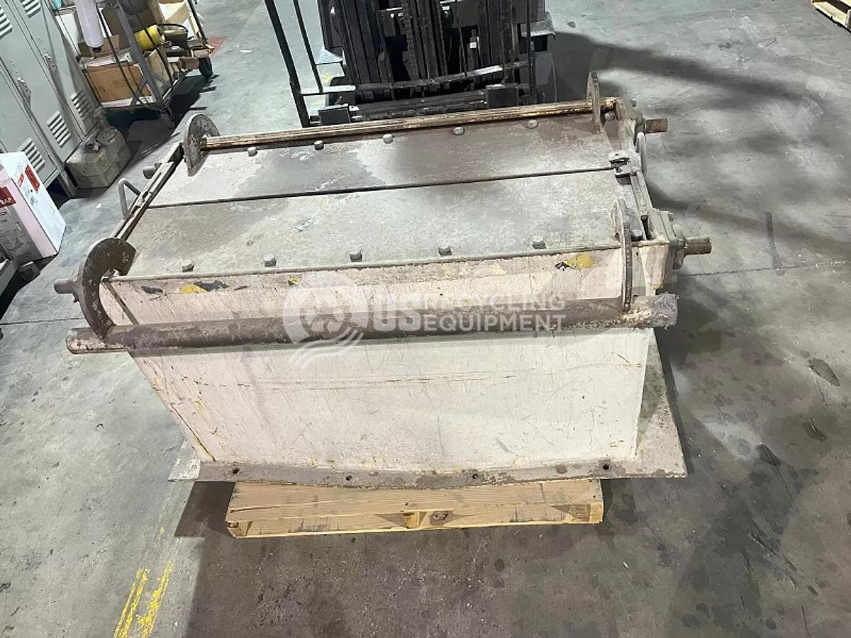 Used 2004 Shred Tech 75E Dual Shaft Shredder