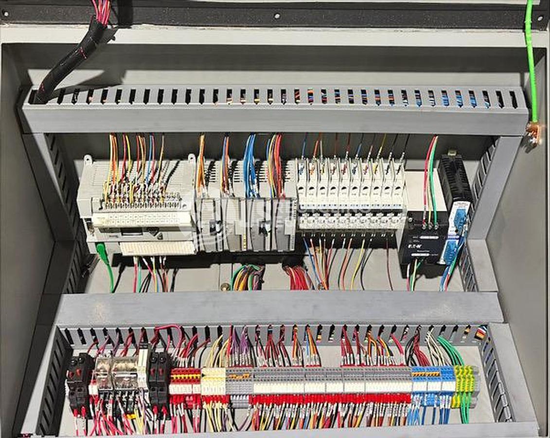 Used 1991 Mosley BD-100-2 "Bulldog" 2 Ram Horizontal Baler