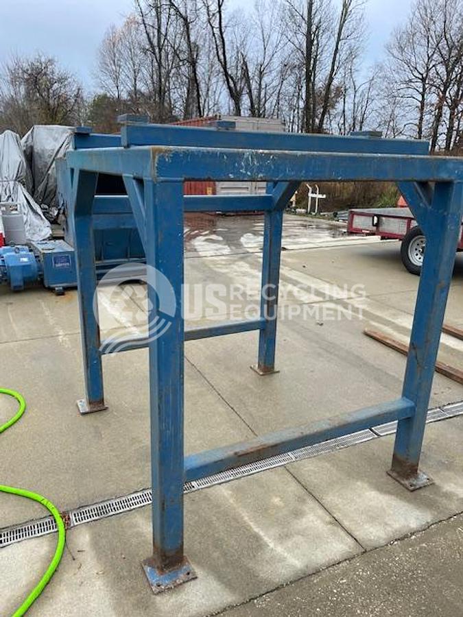 Used Shred Tech ST-50 Dual Shaft with Conveyor