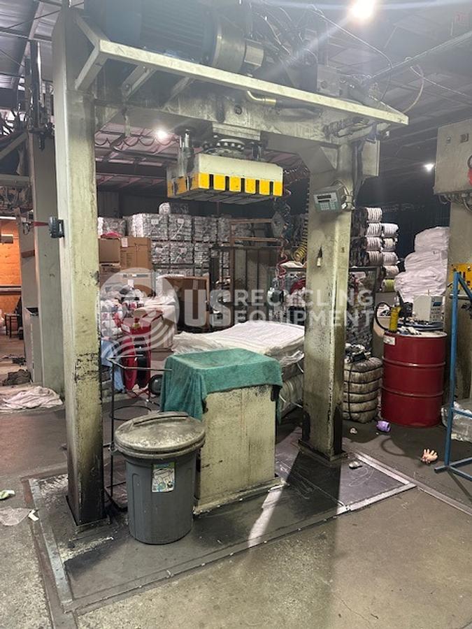 Used Dabizzi Two (2) D-40 Vertical Pit Balers