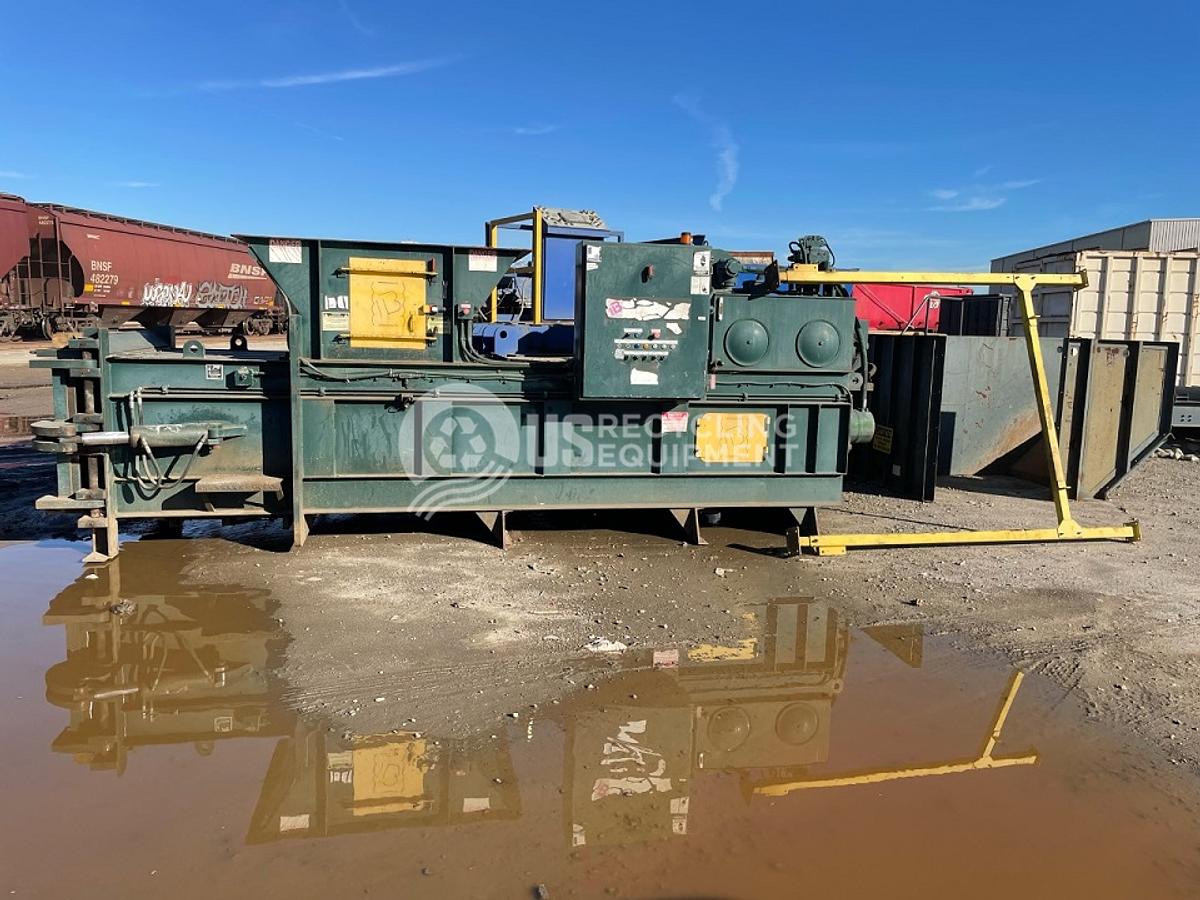 Used 2005 International LD60-XHD Non-Ferrous Closed Door Baler