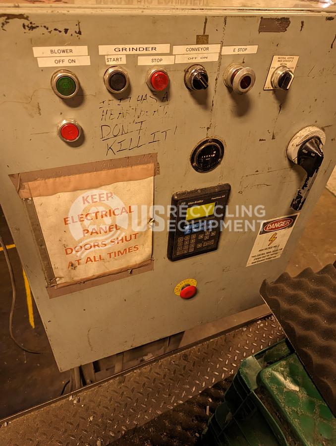 Used Retech Shredder/Granulator/Conveyor System