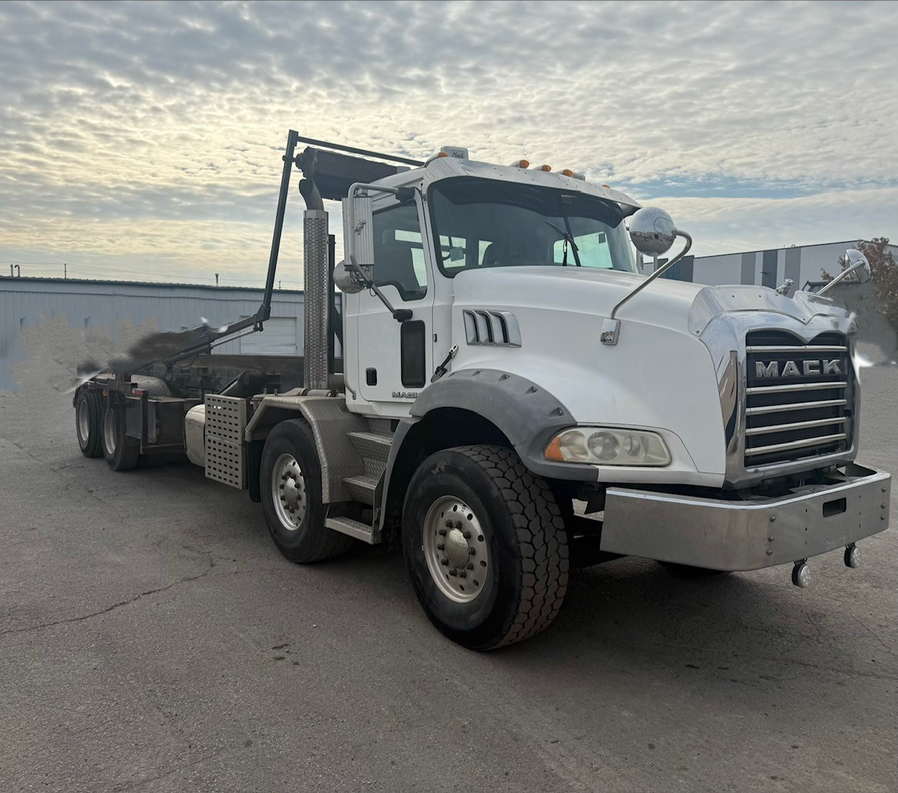 Used 2016 Mack Roll Off