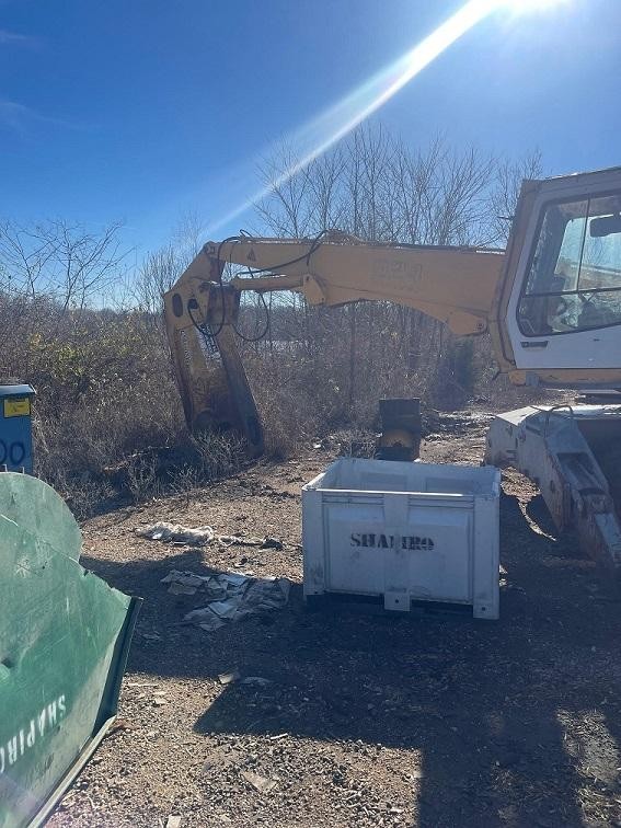 Used Liebherr 924 Excavator with LaBounty Shear