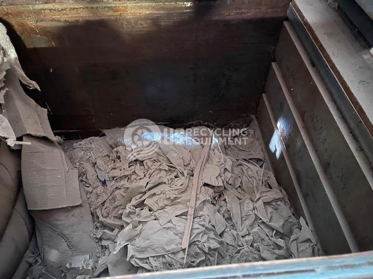 Used International Baler 1295 Closed Door Horizontal