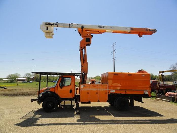 Used 2011 FREIGHTLINER BUSINESS CLASS M2 106