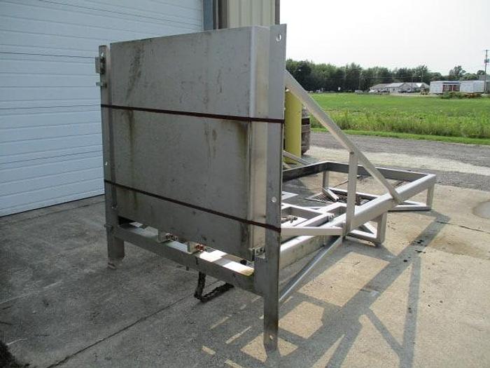Used Friesen's Inc. Pallet Lift; 8' Lift